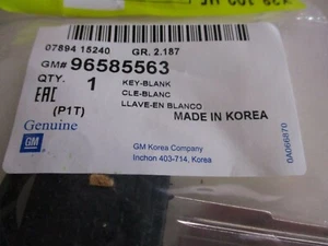 New OEM GM 96585563 Uncut Blank Key Chevrolet - Picture 1 of 1