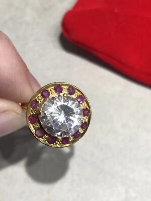 Кольцо с одним и рубиновым гало из желтого золота 18 карат 750 - Изображение 1 из 4