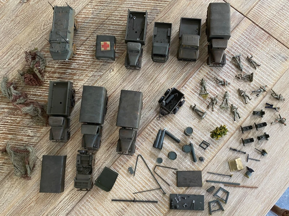 SOLIDO gros lot camions GMC jeep VAB véhicules militaires figurines 1:50 - Photo 1/4