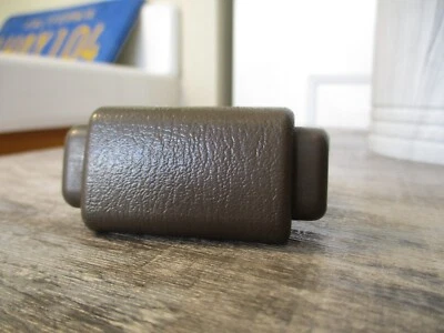 Toyota Corolla 1993-1997 caja de guantes pestillo fábrica fabricante de equipos originales marrón limpio CA coche usado Foto 1 de 4