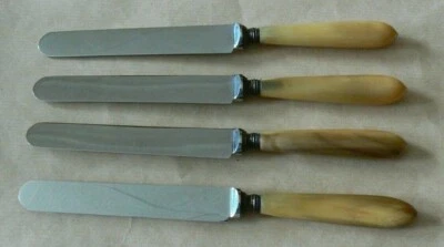 Lot de 4 couteaux anciens , manche en corne, lame inox, TB - Photo 1/2