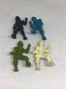 (4) Vintage 1950’s Archer 3.25in Fighter Spaceman Action Figures - Picture 1 of 6