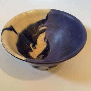 Tazón mate esmaltado azul blanco esmaltado multicolor de cerámica hecho a mano firmado locura único - Imagen 1 de 5