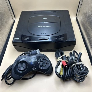 Sega Saturn Konsole Mk-80000 mit OEM Controller & Kabel GETESTET & FUNKTIONSFÄHIG - Bild 1 von 8