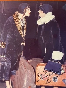 JACK LEMON SIGNIERTES FOTO, SZENE IN DRAG AUS FILM: EINIGE MÖGEN ES HEISS - Bild 1 von 1