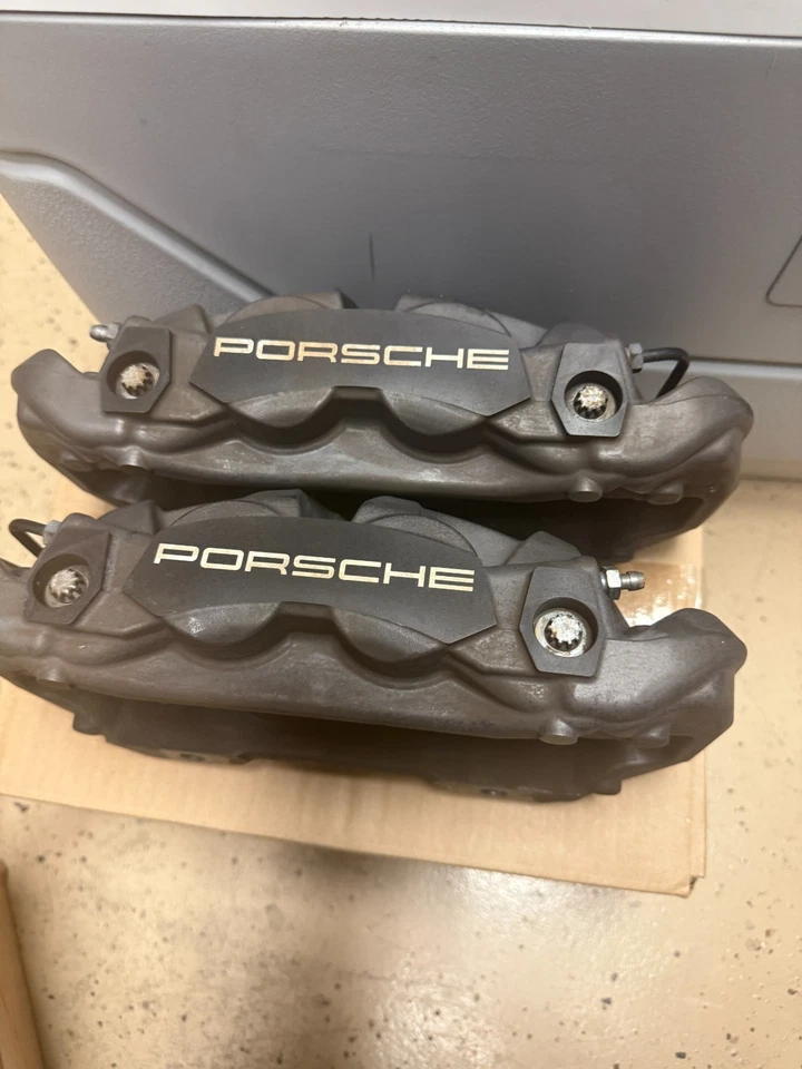 🚘 2017 - 2019 PORSCHE 911 Carrera JUEGO DE PINZAS DE FRENO DELANTERAS Y TRASERAS BREMBO OEM 🔩 Foto 1 de 4