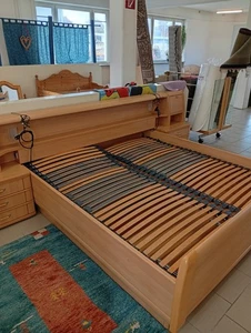 Doppelbett Buche hell Lattenrost 2x 90X200 mit Nachtschrank ,Licht u Bettkasten - Bild 1 von 10