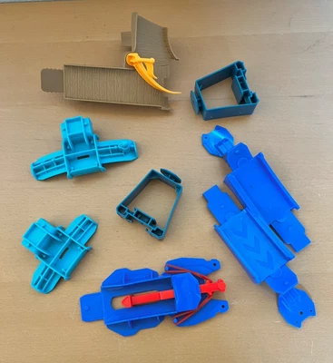 Mixed Lot Hot Wheels 1/64 Car Track Build Replacement Parts Accessories Pieces - Image 1 of 2