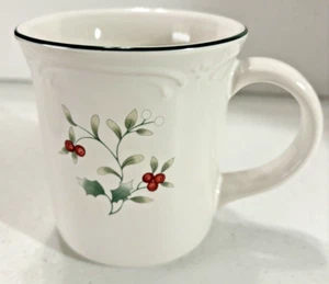 Pfaltzgraff Winterberry Christmas/winter coffee mugs  (7 available) - Picture 1 of 3