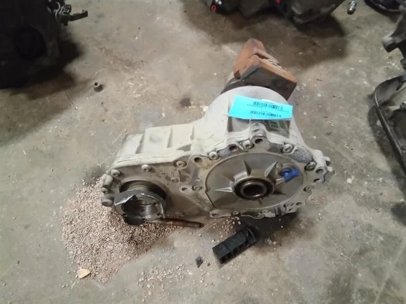 2004-2009 Cadillac SRX STS 3.6L Transmission Transfer Case Assembly Used. - Image 1 of 1