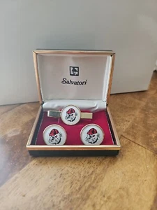 RARE VTG NEW IN THE ORIGINAL BOX SALVATORI GA BULLDOGS CUFFLINKS AND TIE CLIP - Picture 1 of 3