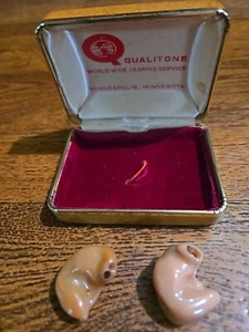 Lot of 2 Qualitone Hearing Aid Ear Molds Skin Colored Non-Slip Ergonomic Grip - Picture 1 of 6