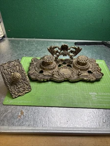 Messing Antik Doppel Tintenfass Schreibtisch Set & Löscher - Bild 1 von 24