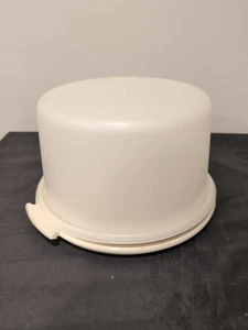 Tupperware Vintage Cake Taker 10" Almond Tray #684 - Picture 1 of 3