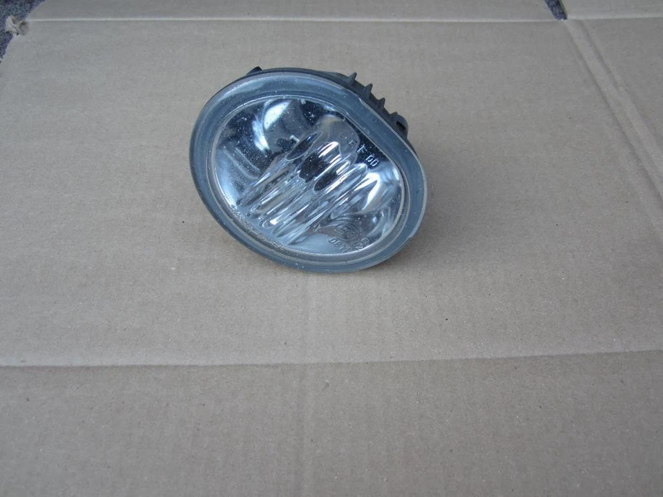 LUZ ANTINIEBLA PONTIAC VIBE OEM LH LADO DEL CONDUCTOR 03-08 Foto 1 de 1