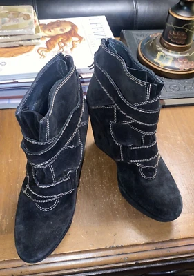 Botines envolventes STUART WEITZMAN "Wild Child" - 6M - gamuza negra - plataforma cuña - cremalleras Foto 1 de 4