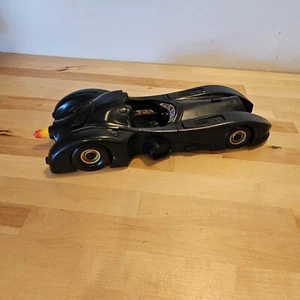  Vintage 1990 Batman Batmobile Movie Car Regular and Camouflage - LESEN - Bild 1 von 11