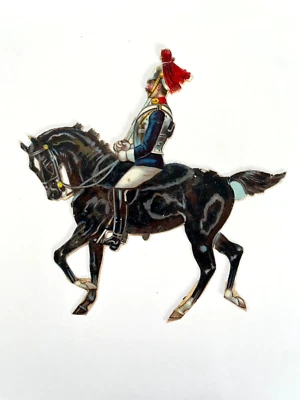 Precioso troquelado vintage con impresionante caballo negro con jinete soldado y sombrero rojo * Foto 1 de 2