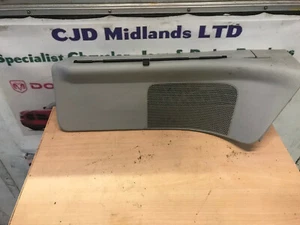 CHRYSLER GRAND VOYAGER 2008-12 REAR TRIM PANEL SPEAKER COVER WITH BLIND RH O/S - Picture 1 of 4