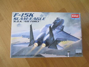 ACADEMY 1:48 F-15K SLAM EAGLE "R.O.K. AIR FORCE" MODEL KIT AEREO - Foto 1 di 1