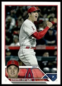 2023 Topps #17 Shohei Ohtani - Picture 1 of 2