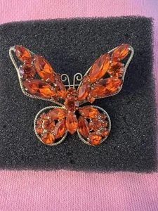 Vintage Butterfly Brooch Orange Glass Gold Tone- Gorgeous - Picture 1 of 3