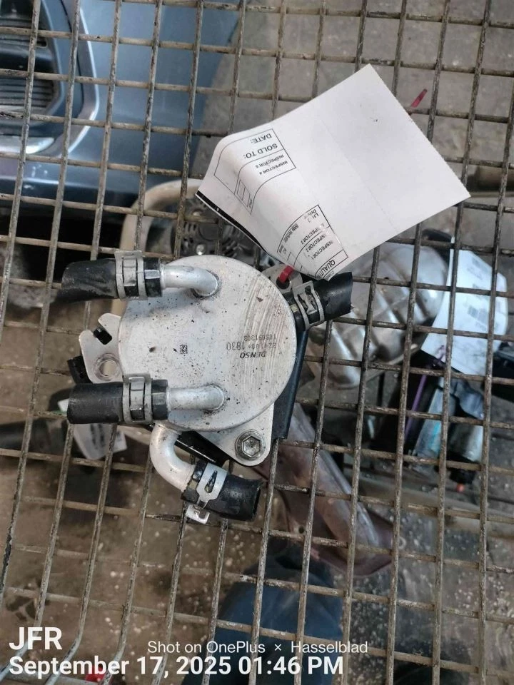 TRANSMISSION OIL COOLER 3349333040 2016 TOYOTA AVALON Foto 1 de 4