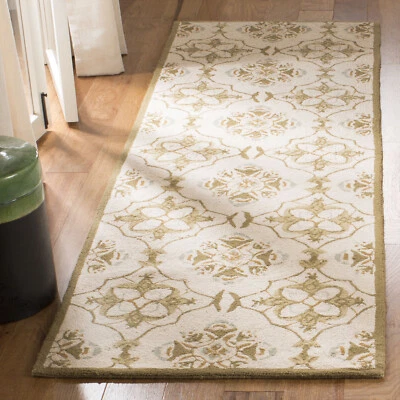 Safavieh Chelsea IVORY / GREEN 2'-6" X 8' Runner - HK376A-28 - Image 1 of 3