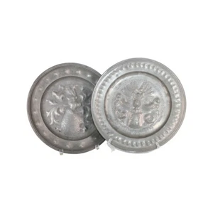 ¿Dos platos de estaño blindados monograma LS de 1719? - Imagen 1 de 19