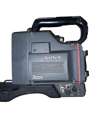Sony DXC-325P 3CCD PAL Broadcast Video Camera UNTESTED  - Image 1 of 4