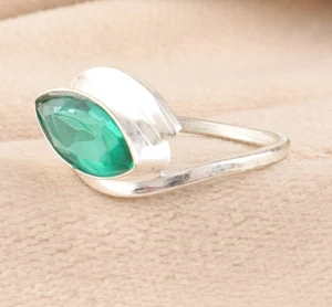 Anillo de joyería hecho a mano de plata maciza 925 con piedras preciosas creadas en laboratorio de esmeralda verde - Imagen 1 de 2