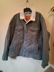 Levi's Herren Sherpa Trucker Jacke grün, Gr. XL - Bild 1 von 7