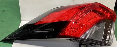 Luz trasera exterior para conductor Toyota RAV4/RAV4 híbrido 2019-2024 LH 81560-0R090 Foto 1 de 4