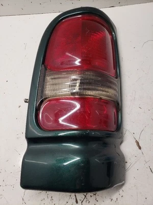 Captador de lanterna traseira de motorista com pacote esportivo compatível com 94-02 DODGE 2500 PICKUP 1329272 - Imagem 1 de 4