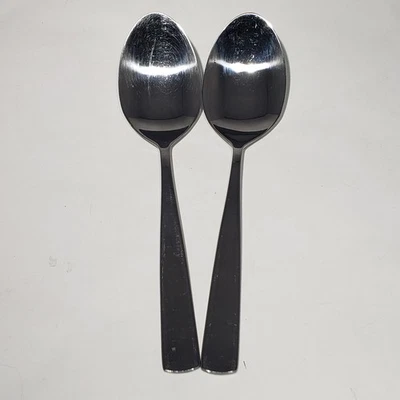 Juego de 2 cucharas soperas ovaladas Mikasa Danford 18/0 de acero inoxidable de 7,25" Foto 1 de 4