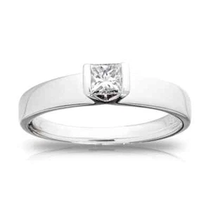 ANELLO SOLITARIO DIAMANTE TAGLIO PRINCIPESSA PLATINO 0,25 CARATI - Foto 1 di 4