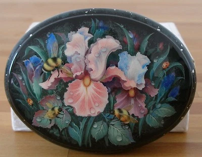 Lupenmalerei! Lackdose mit Iris-Blumen, Hummeln, Marienkäfer! PERFEKTE MALEREI! - Bild 1 von 3