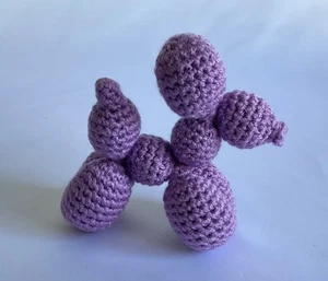 Neuer handgefertigter gehäkelter lila Ballon Hund Amigurumi 4,5 Zoll Plüsch - Bild 1 von 3