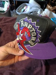 De colección 1994 Starter AOP Big Logo Toronto Raptors Snapback Gorra Sombrero NBA - Imagen 1 de 20