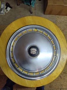 cadillac hubcap 1977 - Picture 1 of 10