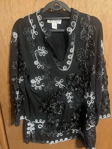 LAUREN MICHELLE Damen Bluse schwarz Blumen bestickt Oberteil Pullover Medium - Bild 1 von 4