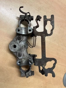 SUZUKI TS50X OBERES JOCH UND UHRHALTERUNG - Bild 1 von 4