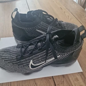 Nike Air Vapormax 2021 Flyknit, grey & black, Sz UK 7, US 40, EU 7, DC9394-001 - Picture 1 of 8