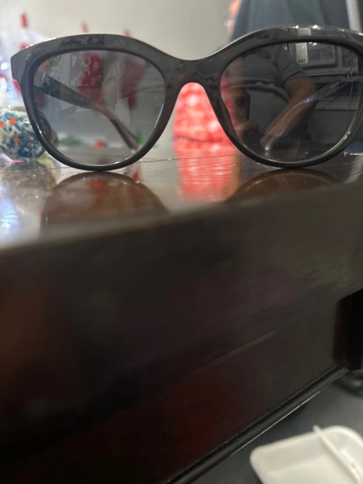 Gafas de sol clásicas Coach Designer negras grises degradadas lentes polarizadas HC8285U Foto 1 de 4