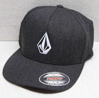 Volcom Full Stone Flexfit 帽子 木炭 灰色 尺寸 Sm/Med 标志 — 第 1/4 张图片