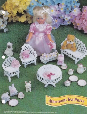 Padrão de crochê FESTA DO CHÁ DA TARDE Cadeira Loveseat Mesa Pequeno Moda Boneca Tamanho - Imagem 1 de 4