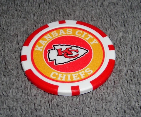 NFL KANSAS CITY CHIEFS SOUVENIR COLLECTIBLE POKER CHIP GOLF BALL MARKER Cover