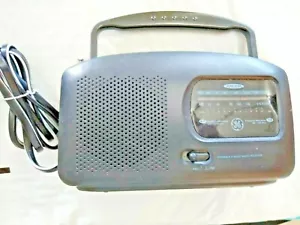 Vintage GE Portable Two Band Radio Receiver AM FM Model 7-2664B. In Box W2 - Picture 1 of 4