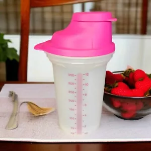 TUPPERWARE D214 SHAKE-IT 350 ML PINK SCHÜTTELBECHER MIXER SHAKER - Bild 1 von 2