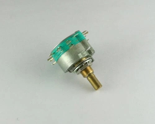 Interruptor eléctrico C4D0304N-A 3P4T 3 POLOS 4 POSICIONES SIN CORTOCIRCUITOS Foto 1 de 1